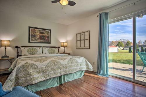 River Valley Oasis With Gorgeous Views And Yard!