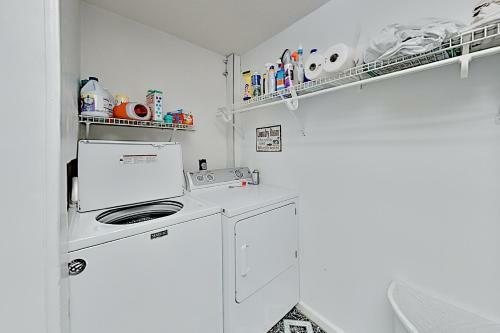 2302eoak Home
