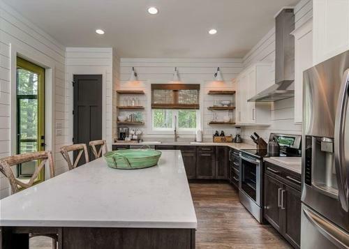 2 Exceptional Vacation Homes In Pisgah Forest Home