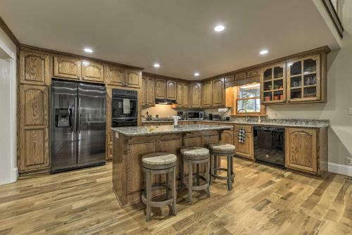 Remodeled Pittsboro Farmhouse On 220 Acres!