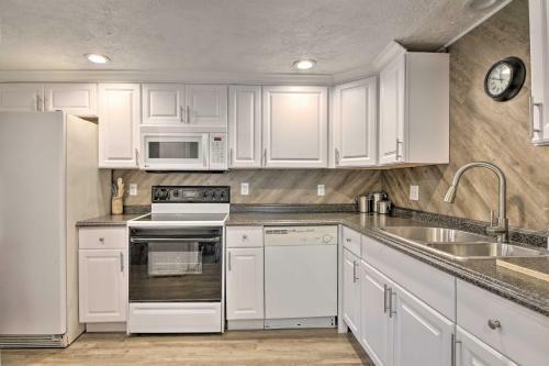 Smoky Mtn Cabin With Deck And Grill - Mins To At!