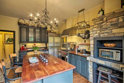 Historic 1900s Saluda Cottage, Walk To Main Street