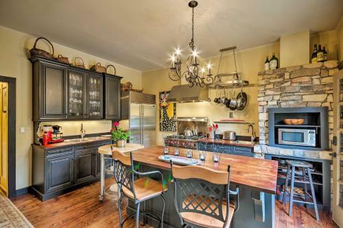 Historic 1900s Saluda Cottage, Walk To Main Street