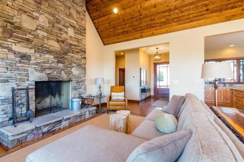 Exceptional Vacation Home In Pisgah Forest Home