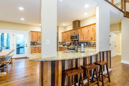 Exceptional Vacation Home In Pisgah Forest Home