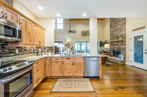 Exceptional Vacation Home In Pisgah Forest Home