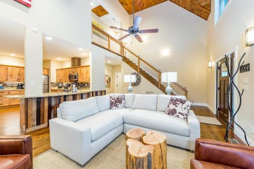 Exceptional Vacation Home In Pisgah Forest Home