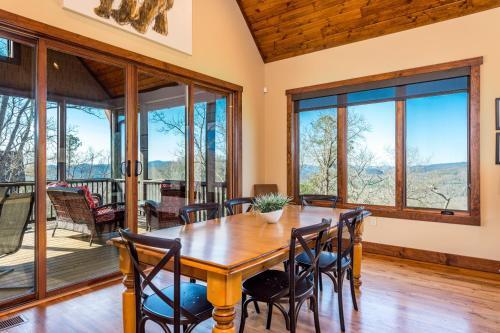 Exceptional Vacation Home In Pisgah Forest Home