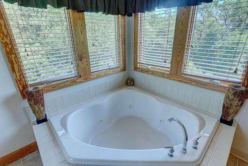3050 - Whispering Pines