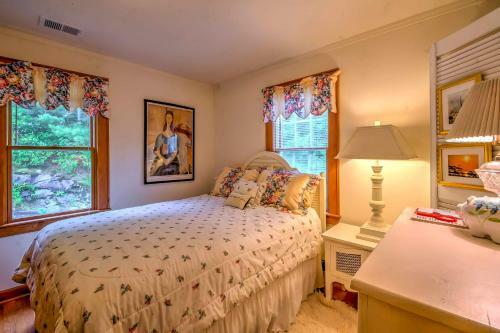 The Wow House - Sapphire Home With Deck And Views!