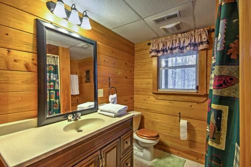 Pristine Sapphire Resort Cabin With Deck And Game Room