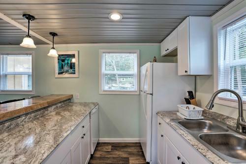 Apartamento Studio With Outdoor Shower 6 Mi To Ocean Isle Beach!
