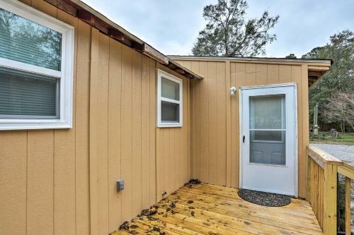 Apartamento Studio With Outdoor Shower 6 Mi To Ocean Isle Beach!