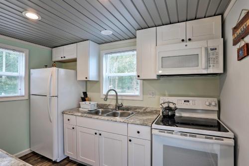 Apartamento Studio With Outdoor Shower 6 Mi To Ocean Isle Beach!