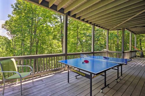 Spacious Sapphire Home With 2 Decks And Mtn Views