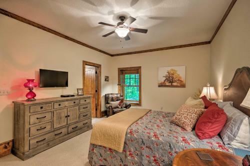 Spacious Sapphire Home With 2 Decks And Mtn Views