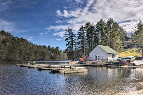 Sapphire Retreat With 2 Decks And Resort Access!