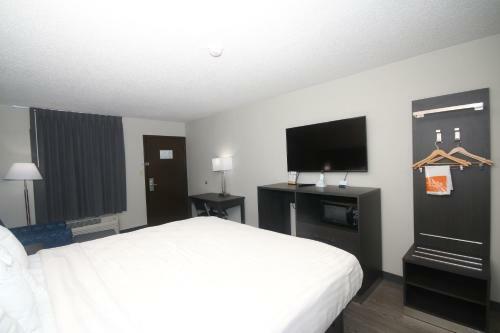 Hotel Clarion Pointe Statesville