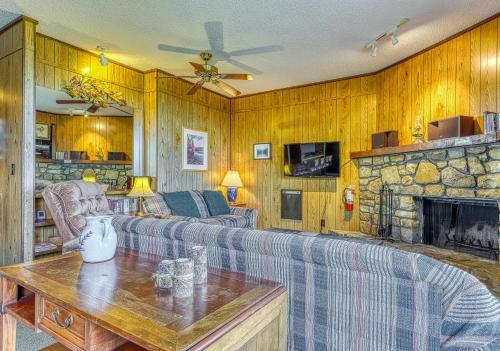 Skyleaf Villa 801