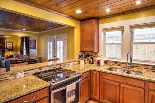 Remodeled Swannanoa Cottage With Sauna, Yardandfire Pit