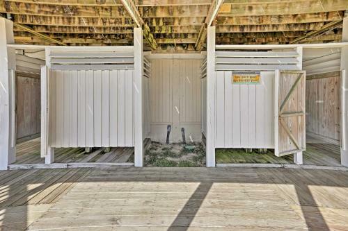 Sunset Beach Home With Deck And Views - Steps To Beach!