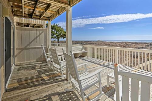 Sunset Beach Home With Deck And Views - Steps To Beach!