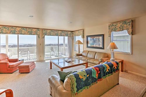 Sunset Beach Home With Deck And Views - Steps To Beach!