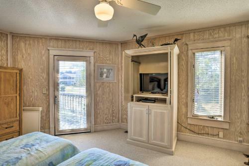 Sunset Beach Home With 4-level Deck About 1 Mi To Pier!