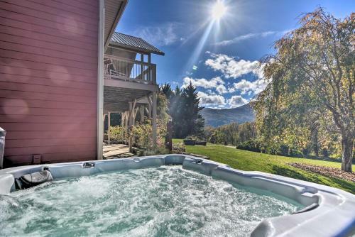 Tranquil 6-acre Retreat With Hot Tub And Mtn Views