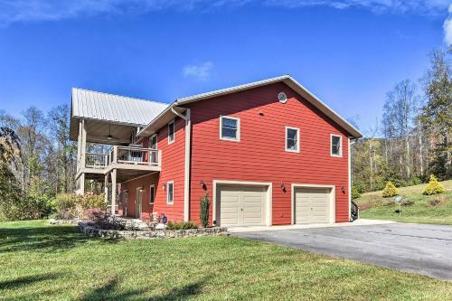 Tranquil 6-acre Retreat With Hot Tub And Mtn Views