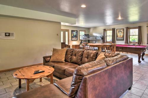 Tranquil 6-acre Retreat With Hot Tub And Mtn Views