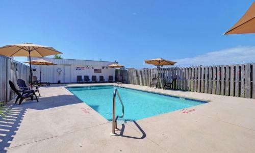 Hotel Loggerhead Inn And Suites By Carolina Retreats