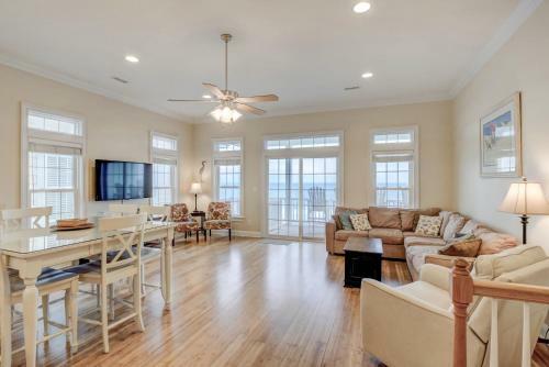 New Listing! Oceanfront Oasis With Sparkling Pool Townhouse