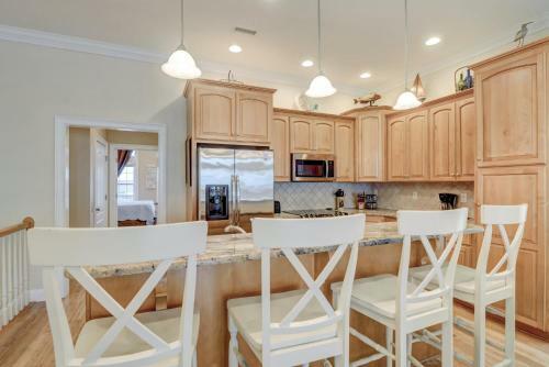 New Listing! Oceanfront Oasis With Sparkling Pool Townhouse