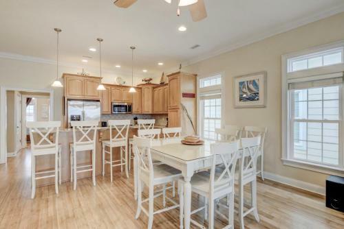 New Listing! Oceanfront Oasis With Sparkling Pool Townhouse
