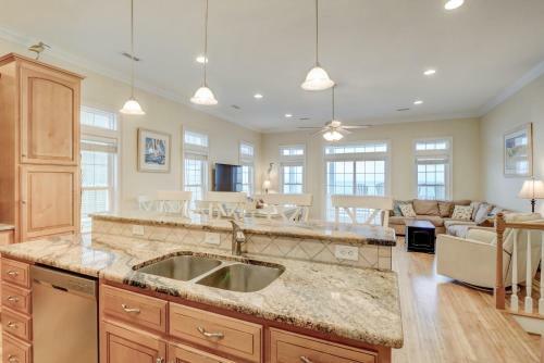 New Listing! Oceanfront Oasis With Sparkling Pool Townhouse