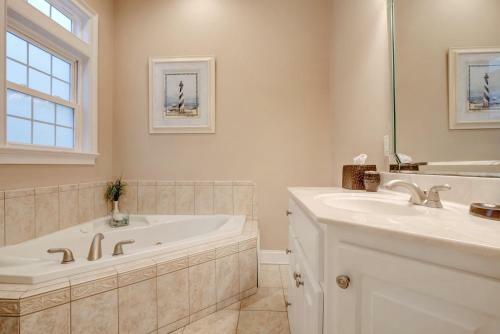 New Listing! Oceanfront Oasis With Sparkling Pool Townhouse