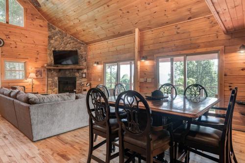 Daze Off Cabin Cabin