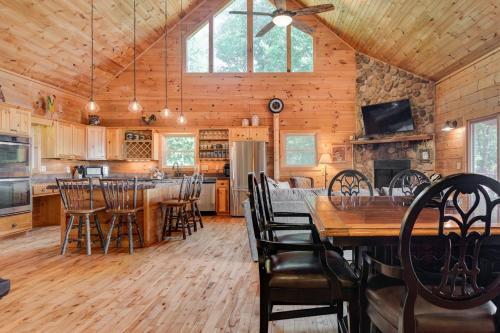 Daze Off Cabin Cabin