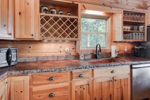Daze Off Cabin Cabin