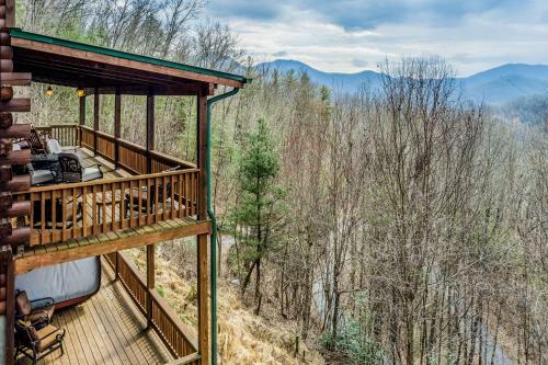 4 Bed 4 Bath Vacation Home In Sylva
