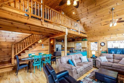 4 Bed 4 Bath Vacation Home In Sylva
