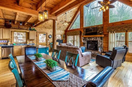 4 Bed 4 Bath Vacation Home In Sylva
