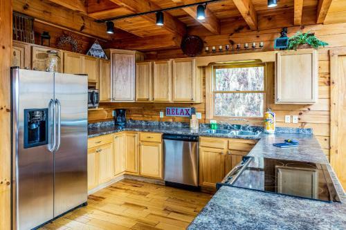4 Bed 4 Bath Vacation Home In Sylva