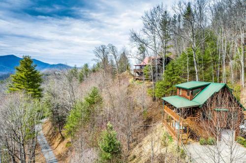 4 Bed 4 Bath Vacation Home In Sylva