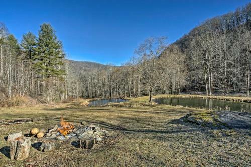 Emerald Gate Farm Cabin Nestled On 13 Acres!