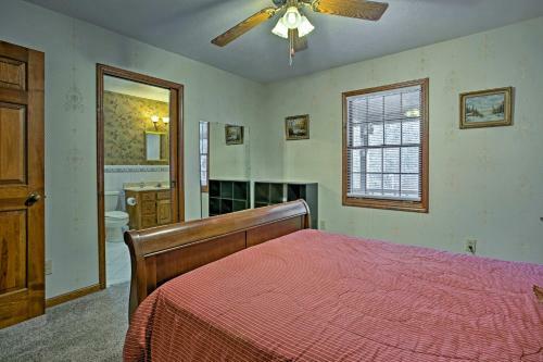 Emerald Gate Farm Cabin Nestled On 13 Acres!