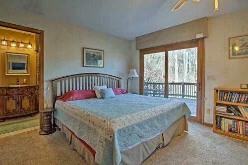 Emerald Gate Farm Cabin Nestled On 13 Acres!