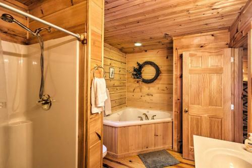 Waynesville Above The Clouds Mtn Cabin With Balcony!