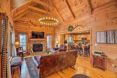 Waynesville Above The Clouds Mtn Cabin With Balcony!